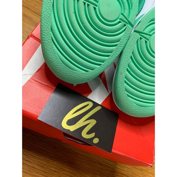 Size 8 W Nike Dunk Low "Green Glow" - Picture 9 of 10